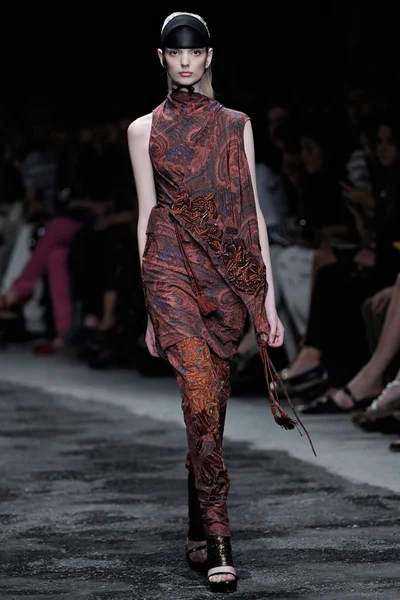 Look 17